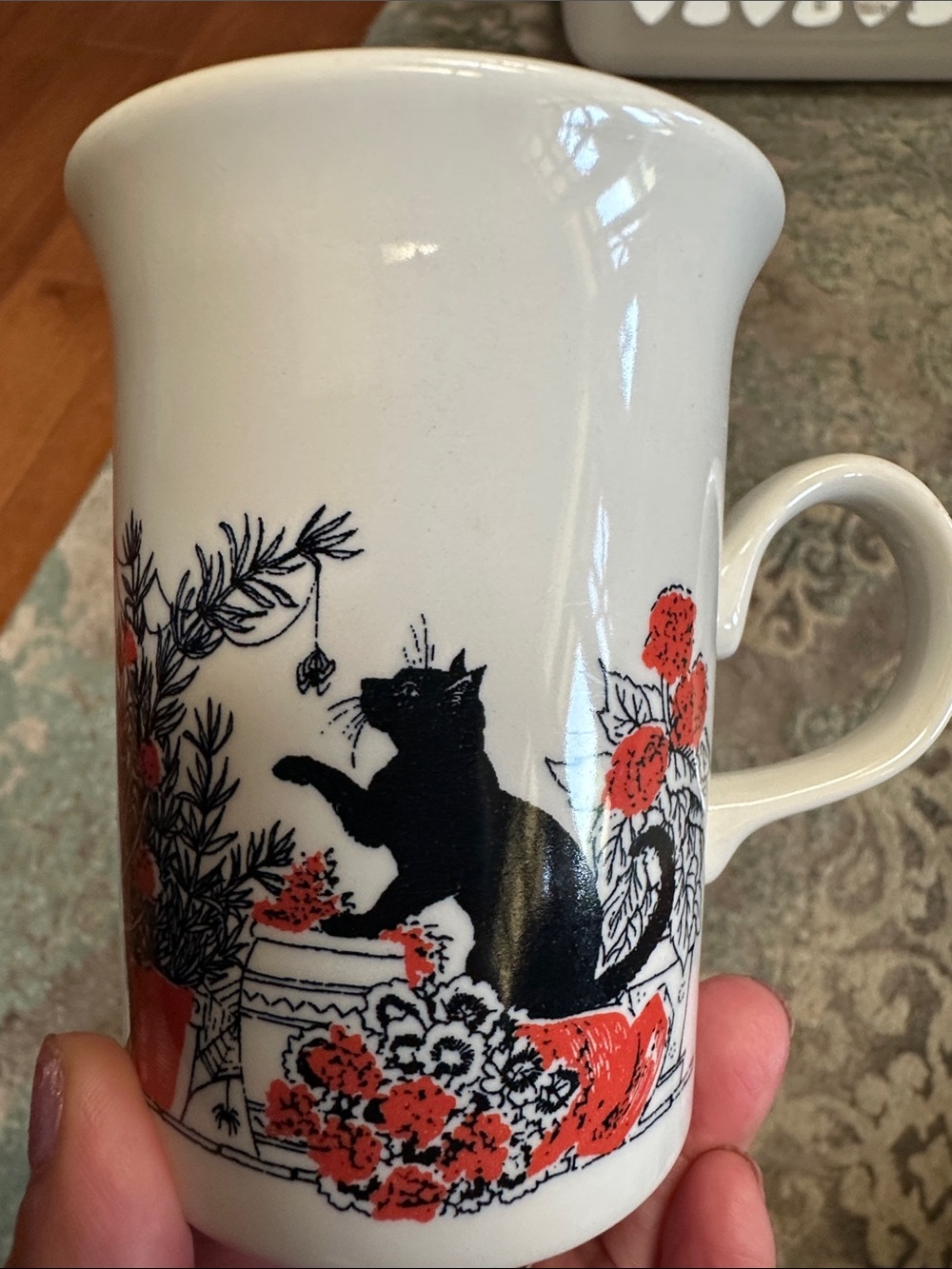 Vintage Churchill Ceramic Floral & Cat Accent Mug - White with Red and Black